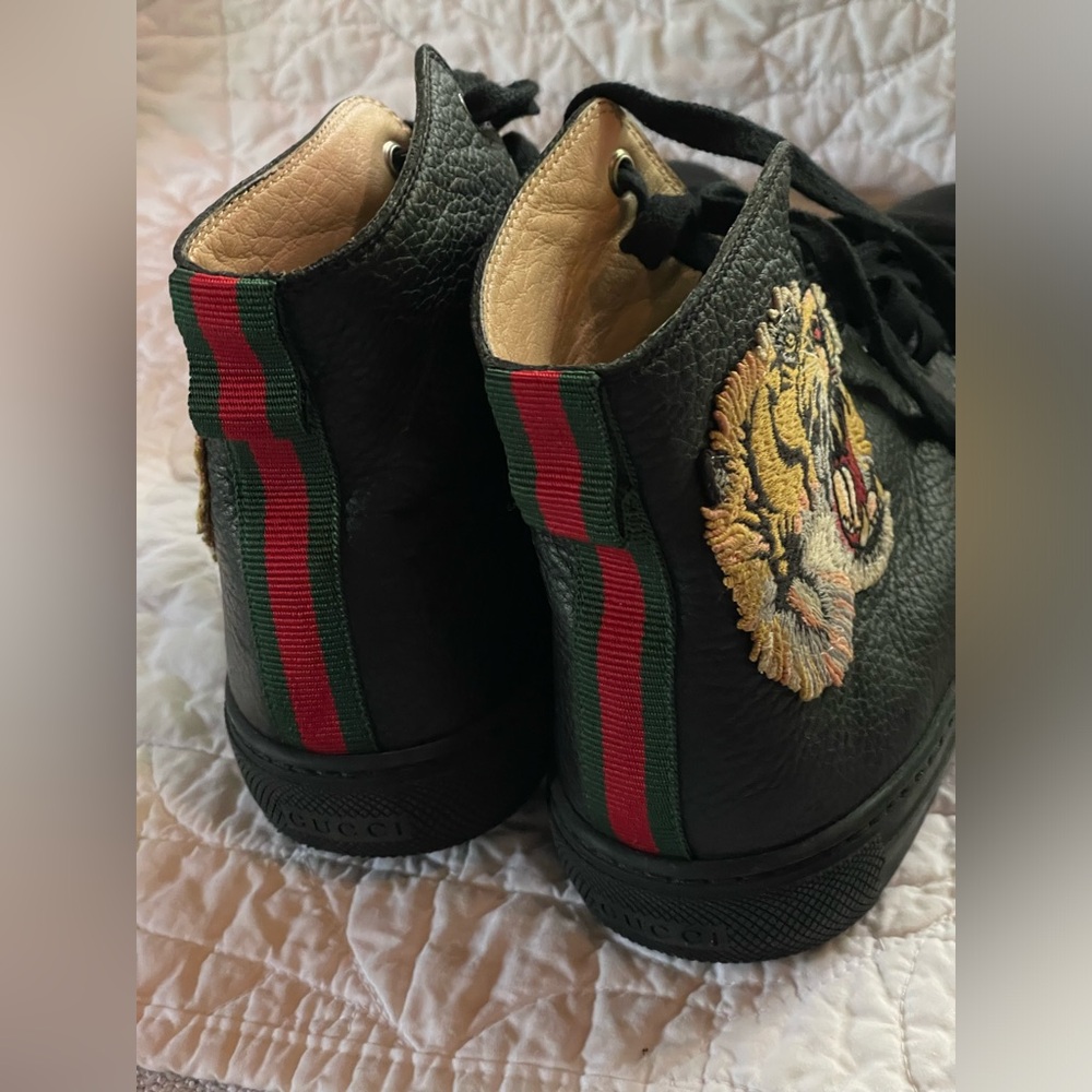 GUCCI Black and gold (Yellow) High-Top Sneakers with Tiger Design - Picture 13 of 16